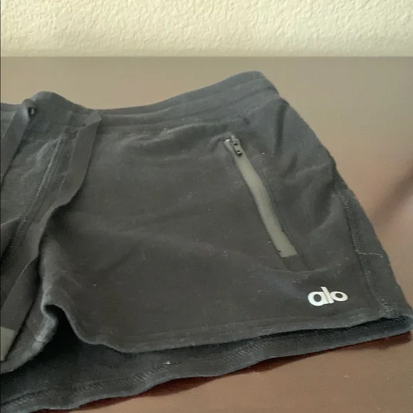 Alo Yoga Black Women's Shorts - Picture 3 of 5